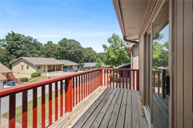 Welcome to this 2-bedroom, 1.5 bath townhouse in the heart of on Bella Vista Country Club and Golf Course in Arkansas - for sale on GolfHomes.com, golf home, golf lot