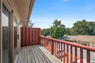 Welcome to this 2-bedroom, 1.5 bath townhouse in the heart of on Bella Vista Country Club and Golf Course in Arkansas - for sale on GolfHomes.com, golf home, golf lot