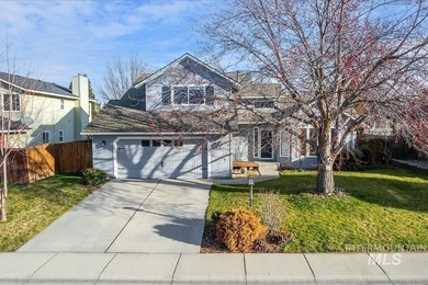 Charming custom-built home in coveted Eagle Rim Estates, just on Eagle Hills Golf Course in Idaho - for sale on GolfHomes.com, golf home, golf lot