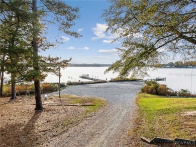 **Charming 4-Bedroom Home in Piankatank Shores!**
Discover your on Piankatank River Golf Club in Virginia - for sale on GolfHomes.com, golf home, golf lot