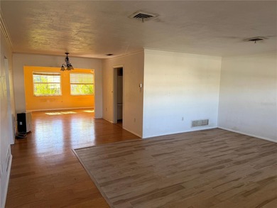 ESTATE SALE and priced to move!!!  Village Green Golf Club on Village Green Golf Club of Sarasota in Florida - for sale on GolfHomes.com, golf home, golf lot