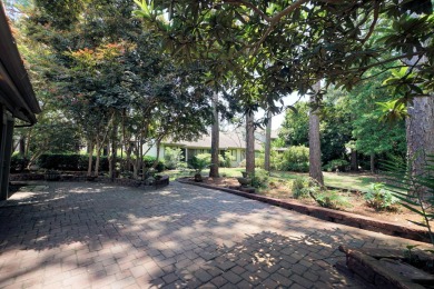 CAREFREE LIVING CAN BE YOURS AT GLENEAGLES GREEN. This is truly on Golf Club at Bluewater Bay Resort in Florida - for sale on GolfHomes.com, golf home, golf lot