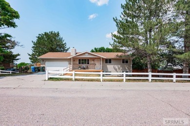 Welcome to your new home in the highly sought-after Highland on Highland Golf Course in Idaho - for sale on GolfHomes.com, golf home, golf lot