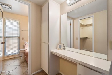 Welcome to this fully updated Stanford model home in Phase 2 of on PalmBrook Country Club in Arizona - for sale on GolfHomes.com, golf home, golf lot
