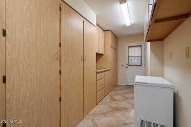 Welcome to this fully updated Stanford model home in Phase 2 of on PalmBrook Country Club in Arizona - for sale on GolfHomes.com, golf home, golf lot