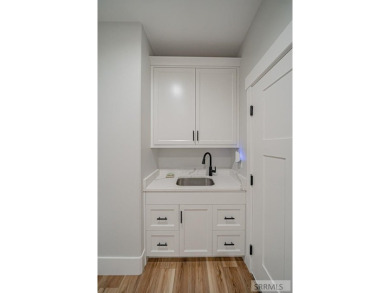 This gorgeous custom home in Fairway Estates is sure to take on Sage Lakes Municipal Golf Course in Idaho - for sale on GolfHomes.com, golf home, golf lot