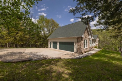 Hobbyists, car lovers, woodworkers -- this is the one you've on Innsbrook Resort Golf Course in Missouri - for sale on GolfHomes.com, golf home, golf lot