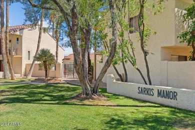 Very close to Old Town Scottsdale, this remodeled end-unit on Scottsdale Shadows in Arizona - for sale on GolfHomes.com, golf home, golf lot