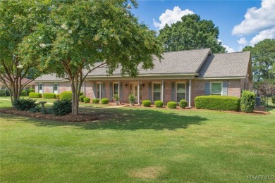 GREAT 4BR/2 1/2 BATH ONE LEVEL HOME LOCATED ON THE THIRTEENTH on Arrowhead Country Club in Alabama - for sale on GolfHomes.com, golf home, golf lot