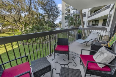 *LOWEST PRICED and TOTALLY RENOVATED!* GORGEOUS VOYAGER CONDO! on Pompano Beach Golf Course  in Florida - for sale on GolfHomes.com, golf home, golf lot