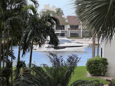 *LOWEST PRICED and TOTALLY RENOVATED!* GORGEOUS VOYAGER CONDO! on Pompano Beach Golf Course  in Florida - for sale on GolfHomes.com, golf home, golf lot