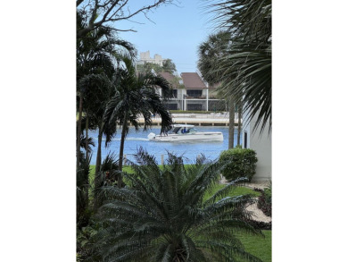 *LOWEST PRICED and TOTALLY RENOVATED!* GORGEOUS VOYAGER CONDO! on Pompano Beach Golf Course  in Florida - for sale on GolfHomes.com, golf home, golf lot