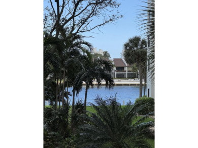 *LOWEST PRICED and TOTALLY RENOVATED!* GORGEOUS VOYAGER CONDO! on Pompano Beach Golf Course  in Florida - for sale on GolfHomes.com, golf home, golf lot