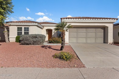 This clean, cute and move-in ready Arcada model with 2 BD + Den on Corte Bella Golf Club in Arizona - for sale on GolfHomes.com, golf home, golf lot