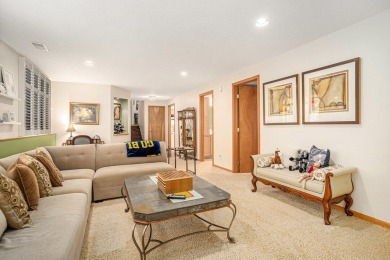Get ready to move right into this fantastic 2bed, 3bth condo in on Oak Ridge Golf Club in Michigan - for sale on GolfHomes.com, golf home, golf lot