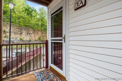 Turn the Key & move in! 6 easy steps up from parking will take on The Club At Old Kinderhook in Missouri - for sale on GolfHomes.com, golf home, golf lot