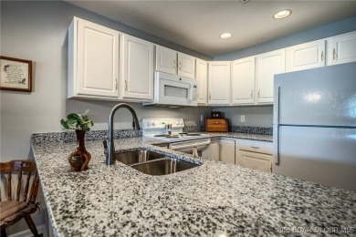 Lakefront Walk-In Condo with super low HOA fees under $670 per on Lake Valley Country Club in Missouri - for sale on GolfHomes.com, golf home, golf lot