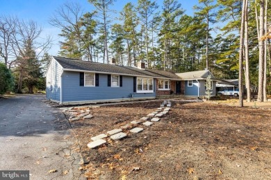 Welcome to 206 Tabernacle Road.  This adorable 3-bed, 2.5-bath on Medford Lakes Country Club in New Jersey - for sale on GolfHomes.com, golf home, golf lot