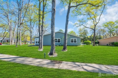 Immaculately renovated end-unit gem in the gated Leisure Village on Greenbriar Woodlands in New Jersey - for sale on GolfHomes.com, golf home, golf lot