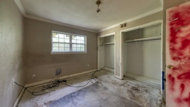 Calling on all investors!!! This 1,748 sqft Brick Home sits on a on Glen Garden Golf and Country Club in Texas - for sale on GolfHomes.com, golf home, golf lot