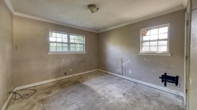 Calling on all investors!!! This 1,748 sqft Brick Home sits on a on Glen Garden Golf and Country Club in Texas - for sale on GolfHomes.com, golf home, golf lot