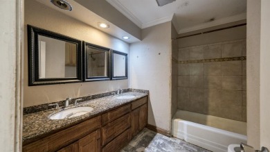 Calling on all investors!!! This 1,748 sqft Brick Home sits on a on Glen Garden Golf and Country Club in Texas - for sale on GolfHomes.com, golf home, golf lot