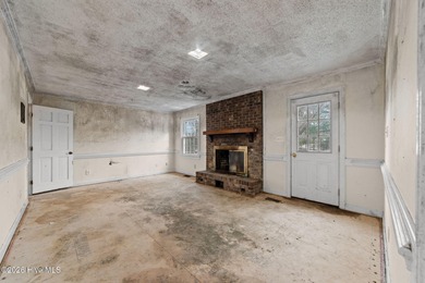 Located in a well-established neighborhood on the Northgreen on Benvenue Country Club in North Carolina - for sale on GolfHomes.com, golf home, golf lot