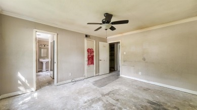 Calling on all investors!!! This 1,748 sqft Brick Home sits on a on Glen Garden Golf and Country Club in Texas - for sale on GolfHomes.com, golf home, golf lot