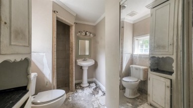 Calling on all investors!!! This 1,748 sqft Brick Home sits on a on Glen Garden Golf and Country Club in Texas - for sale on GolfHomes.com, golf home, golf lot
