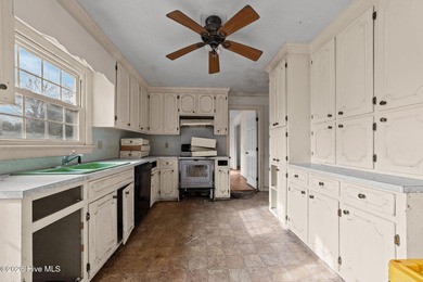 Located in a well-established neighborhood on the Northgreen on Benvenue Country Club in North Carolina - for sale on GolfHomes.com, golf home, golf lot