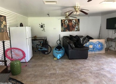 Great Location in town with swimming pool (new liner about 2 on  in Arkansas - for sale on GolfHomes.com, golf home, golf lot