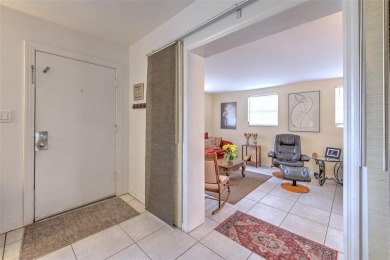 Located in the desirable Forest Hills area, this house is on Babe Zaharias Golf Course in Florida - for sale on GolfHomes.com, golf home, golf lot