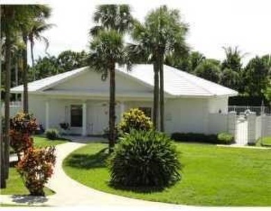 THIS 2BDRM/2BATH UNIT HAS DIRECT GOLF VIEWS OFF BOTH SLIDING on Bear Lakes Country Club in Florida - for sale on GolfHomes.com, golf home, golf lot