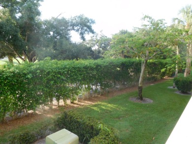 THIS 2BDRM/2BATH UNIT HAS DIRECT GOLF VIEWS OFF BOTH SLIDING on Bear Lakes Country Club in Florida - for sale on GolfHomes.com, golf home, golf lot