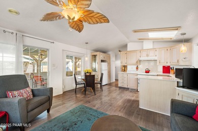 Welcome to Your Desert Retreat!Escape the cold up north or the on Quail Wood Greens Golf Course in Arizona - for sale on GolfHomes.com, golf home, golf lot