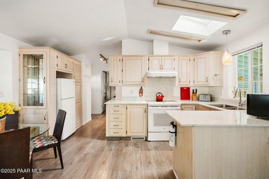 Welcome to Your Desert Retreat!Escape the cold up north or the on Quail Wood Greens Golf Course in Arizona - for sale on GolfHomes.com, golf home, golf lot