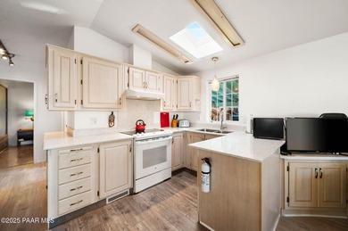 Welcome to Your Desert Retreat!Escape the cold up north or the on Quail Wood Greens Golf Course in Arizona - for sale on GolfHomes.com, golf home, golf lot