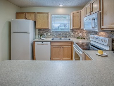 BOND PAID on this 2-bedroom, 2-bathroom Maverick model home in on The Links of Spruce Creek in Florida - for sale on GolfHomes.com, golf home, golf lot