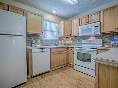 BOND PAID on this 2-bedroom, 2-bathroom Maverick model home in on The Links of Spruce Creek in Florida - for sale on GolfHomes.com, golf home, golf lot