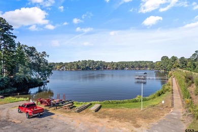 Build your dream home in the heart of Hideaway Lake on this on Hide-A-Way Lake Golf Course in Texas - for sale on GolfHomes.com, golf home, golf lot