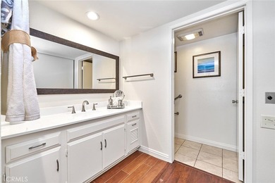 This beautifully maintained 2-bedroom, 2-bath home offers a on Leisure Village Par 3 Golf Course in California - for sale on GolfHomes.com, golf home, golf lot