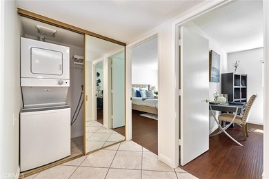 This beautifully maintained 2-bedroom, 2-bath home offers a on Leisure Village Par 3 Golf Course in California - for sale on GolfHomes.com, golf home, golf lot