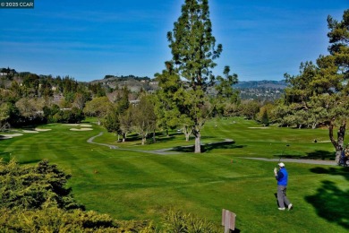 Welcome to this delightful and serene 1 bedroom/ 1 bathroom Del on Rossmoor Golf Course in California - for sale on GolfHomes.com, golf home, golf lot