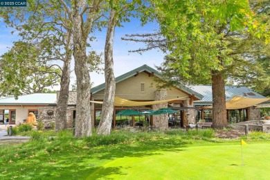 Welcome to this delightful and serene 1 bedroom/ 1 bathroom Del on Rossmoor Golf Course in California - for sale on GolfHomes.com, golf home, golf lot