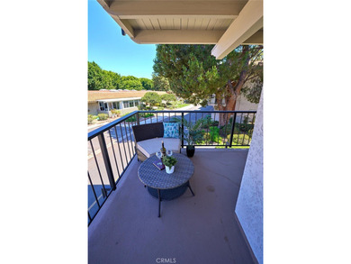 This beautifully maintained 2-bedroom, 2-bath home offers a on Leisure Village Par 3 Golf Course in California - for sale on GolfHomes.com, golf home, golf lot