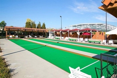 This beautifully maintained 2-bedroom, 2-bath home offers a on Leisure Village Par 3 Golf Course in California - for sale on GolfHomes.com, golf home, golf lot