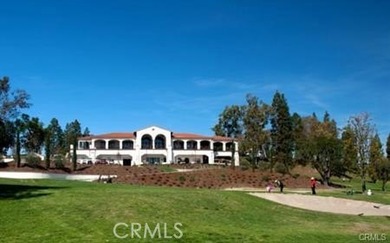 This beautifully maintained 2-bedroom, 2-bath home offers a on Leisure Village Par 3 Golf Course in California - for sale on GolfHomes.com, golf home, golf lot