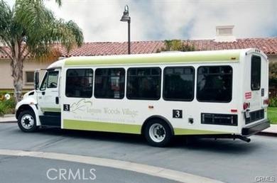 This beautifully maintained 2-bedroom, 2-bath home offers a on Leisure Village Par 3 Golf Course in California - for sale on GolfHomes.com, golf home, golf lot