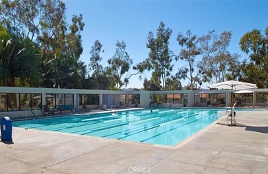 This beautifully maintained 2-bedroom, 2-bath home offers a on Leisure Village Par 3 Golf Course in California - for sale on GolfHomes.com, golf home, golf lot