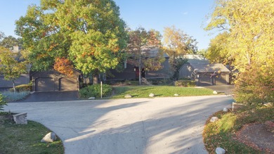 A MUST SEE - Welcome to this stunning 2 Bedroom, 2 Bath with a on Pine Meadow Golf Club in Illinois - for sale on GolfHomes.com, golf home, golf lot